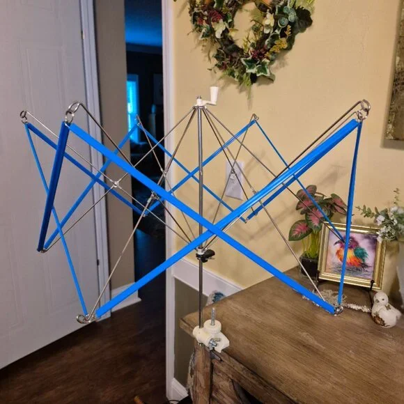 Yarn Swift, Yarn Winder, Yarn Knitting Ball Holder in original packaging - Picture 1 of 3